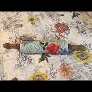 Pioneer woman pin roller